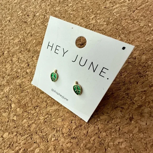 NEW IN BOX Hey June Earrings - Cute Leaf Design - Picture 2 of 3